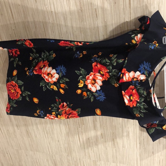 Flower dress - Picture 2 of 3